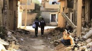 تواجه سكان مدينة دير الزور حصارا من النظام وتنظيم الدولة