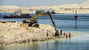 بدأت الهيمنة الإماراتية على مشاريع قناة السويس عام 2008، باستحواذ شركة موانئ دبي بعقد إدارة ميناء العين السخنة في مصر