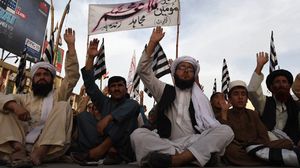 مجموعة من أنصار حركة طالبان بعد وفاة الملا عمر- جيتي