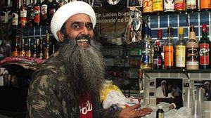 صاحب المقهى الذي يشبه أسامة بن لادن جعل الرياضيين والسائحين يرتادون حانته ـ أرشيفية 