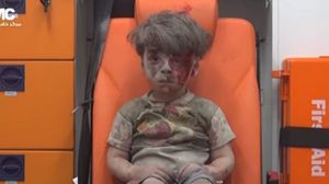 أصبحت صورة عمران رمزا لمعاناة السكان في مدينة حلب- يوتيوب