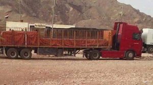 القوات الحكومية ضبطت ثلاث شاحنات محملة بالأسلحة في مدينة مأرب ـ عربي21