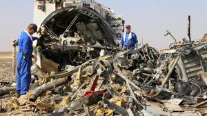 حطام الطائرة الروسية التي سقطت في مصر- أ ف ب