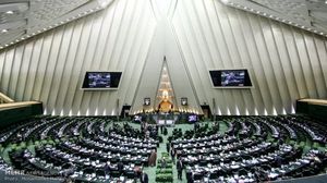 مجلس الشورى الإيراني أقال وزير الاقتصاد بسبب أدائه في مواجهة الظروف الاقتصادية للبلاد- مهر (أرشيفية)