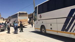 وصلت عدة حافلات لنقل مقاتلي "تحرير الشام" ومئات اللاجئين إلى إدلب- الأناضول