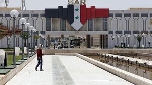 المتحدث باسم فيلق الرحمن اتهم نظام الأسد بقصف محيط معرض دمشق- جيتي