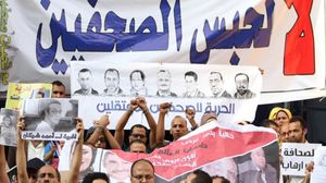 تحتل مصر المركز الثالث في اعتقال الصحفيين- تويتر
