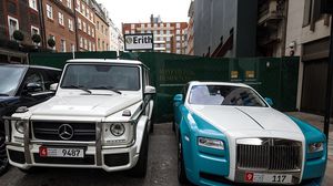 أثرياء الخليج يعرضون سياراتهم في شوارع لندن ليتباهوا بها