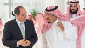 السيسي أول زعيم عربي يزور منطقة نيوم في شمال غربي السعودية  