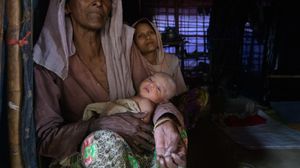 يعيش اللاجئون الروهينغا الآن في مخيمات مزدحمة في بنغلادش - جيتي