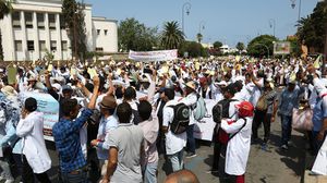 آلاف الأساتذة المتعاقدين قد خرجوا في مسيرة حاشدة للمطالبة بحقوقهم ـ أرشيفية