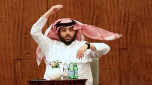 نشطاء طالبوا آل الشيخ بتوفير أموال القضية لإنقاذ الشعب السعودي من ما يفعله بهم الحوثي