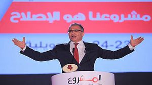 محسن مرزوق هاجم النواب المستقيلين واتهمهم بالاصطفاف مع الحكومة- الأناضول