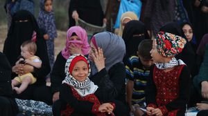 أطفال في غزة خلال مشاركتهم بصلاة العيد- عربي21
