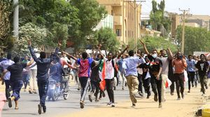 تظاهر مئات آلاف السودانيين في الخرطوم وعدد من مدن البلاد في إطار مسيرات "القصاص العادل"- جيتي