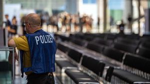 ألقت الشرطة القبض على الرجلين في منطقة برايسغاو-هوخشفارتسفالد في ميونيخ - جيتي