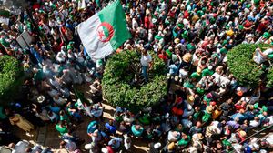 أوضح الجيش أن المرحلة التي تمر بها الجزائر "تتطلب ترجيح الشرعية الدستورية من خلال تنظيم انتخابات رئاسية" - جيتي