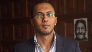 يعمل محمد حافظ في مؤسسة حرية الفكر والتعبير ويقوم بتقديم الدفاع القانوني لضحايا انتهاكات حرية التعبير في الإسكندرية