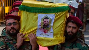 مقاتلون من حزب الله في جنازة- جيتي