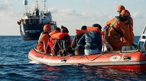 ترفض إيطاليا ومالطا استقبال المهاجرين بدعوى عدم وجود تضامن كاف من بقية دول الاتحاد الأوروبي - الأناضول