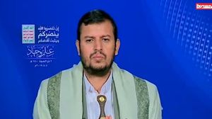 الحوثيون أصدروا لائحة تنفيذية لقانون الزكاة تنص على إعطاء الخمس لفقراء بني هاشم، وهي العائلة التي ينتمي لها زعيم الجماعة