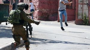 تواصل قوات الاحتلال اعتقالاتها اليومية بحق الفلسطينيين- جيتي