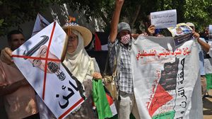 وصف المحتجون تطبيع الإمارات بـ"الخيانة والعار" كما ظهر في هتافاتهم- جيتي