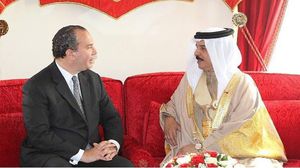ملك البحرين مع حاخام يهودي يمتلك علاقات واسعة بقيادات الخليج- تويتر
