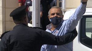 اعتقلت الأردن عماد حجاج عدة أيام لسخريته من ولي عهد أبو ظبي محمد بن زايد- تويتر