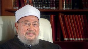 علماء ومفكرون جزائريون: الشيخ القرضاوي ترك بصمته في تاريخ الصحوة الإسلامية بالجزائر  (صفحة القرضاوي)
