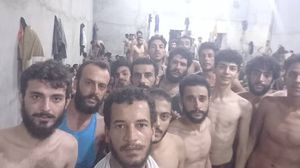 الأورومتوسطي يحذّر من مصير محهول لمئات السوريين المعتقلين في سجون طرابلس  