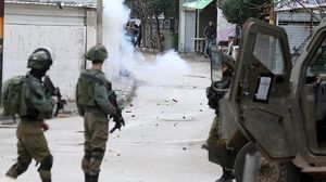 الصحيفة قالت إن السلطة الفلسطينية فقدت السيطرة في جنين، وأن مسلحي "فتح" هم الذين يسيطرون- الأناضول