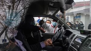 ترفض الصين ادعاء أن الفيروس خرج من مختبرات ووهان - جيتي