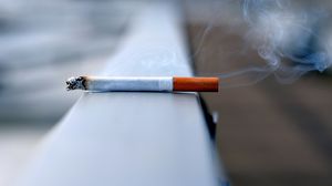 في العام 2014، أصدرت السعودية قانونا يجرم التدخين في الأماكن العامة مع فرض غرامة مالية قدرها 200 ريال- CCO