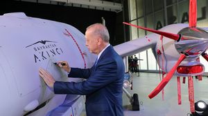 أردوغان: "مصممون على الارتقاء بتركيا إلى مصاف الدول الرائدة في تكنولوجيا الطائرات الحربية بدون طيار"- صفحته الرسمية