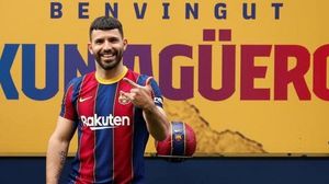 أغويرو، وافق على حمل قميص برشلونة، بهدف اللعب جنبا إلى جنب مع ميسي- أ ف ب