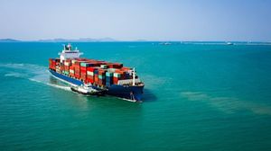 الالتفاف حول أفريقيا هو السبب الرئيسي للارتفاع الكبير في تكاليف الشحن البحري- جيتي
