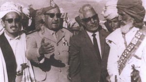 في بدايات الثورة الجمهورية الشيخ الأحمر مع المشير السلال والأستاذ النعمان.