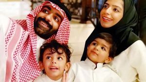 الناشطة السعودية سلمى طالبة دكتوراه وأم لطفلين- تويتر