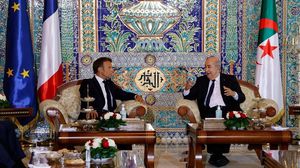 تهدف زيارة الرئيس الفرنسي للجزائر إلى طي صفحة الخلافات و"إعادة بناء" العلاقات الثنائية- تويتر