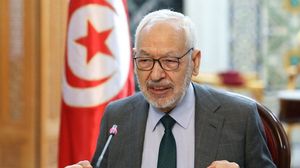 وتشن السلطات الأمنية التونسية منذ أشهر حملة اعتقالات طالت أبرز وجوه المعارضة، من بينهم رئيس حركة النهضة راشد الغنوشي- حساب الغنوشي