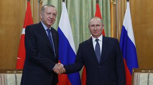 قال أردوغان: "فيما يخص سوريا، أشار بوتين إلى إيجاد الحل بالاشتراك مع النظام السوري"- رئاسة تركيا بتويتر