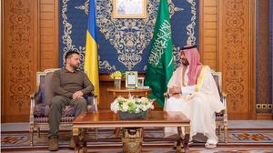 استضافت المملكة الرئيس الأوكراني فولوديمير زيلينسكي خلال القمة العربية في أيار/مايو الماضي- واس