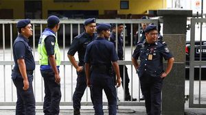وقال رضاء الدين إن الشرطة تحقق أيضا في كيفية حصول المشتبه به على الأسلحة التي تم شراؤها في ماليزيا ودفع ثمنها بالعملة الرقمية- إكس