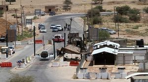 إصابة مستوطنة إسرائيلية إثر عملية إطلاق نار في مفترق الحمرا في الأغوار - تويتر