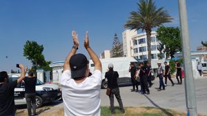 ندد المعتقلون باحتجازهم القسري منذ عدة أشهر- عربي21