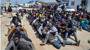 رحلت السلطات التونسية المهاجرين إلى الحدود مع ليبيا - جيتي