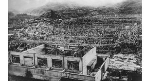 قتلت القنبلة التي ألقيت على هيروشيما الآلاف في الحال ونحو 140 ألفا آخرين بحلول نهاية العام