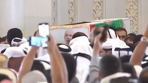 جثمان هنية محمولا على الأكتاف في المسجد بعد الصلاة عليه- إكس