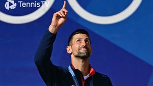 فاز  دجوكوفيتش على الكارلوس ألكاراس في مباراة متقاربة 7-6 (7-3) و7-6 (7-2)- The Olympic Games / إكس